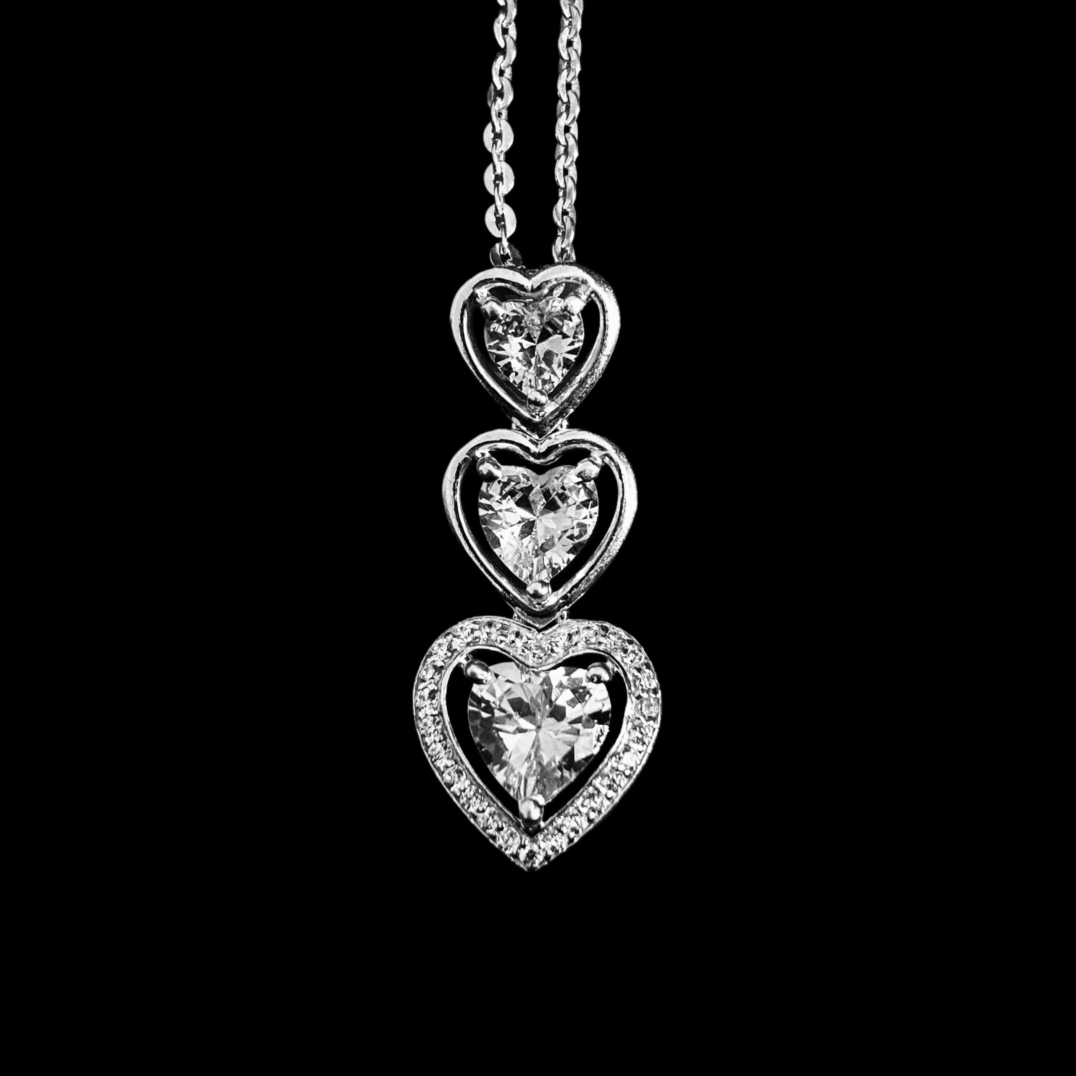 Athah Heart Drop Glittera Necklace