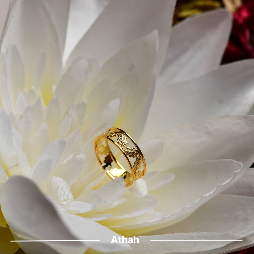 Athah Mystic Leaf Band Ring