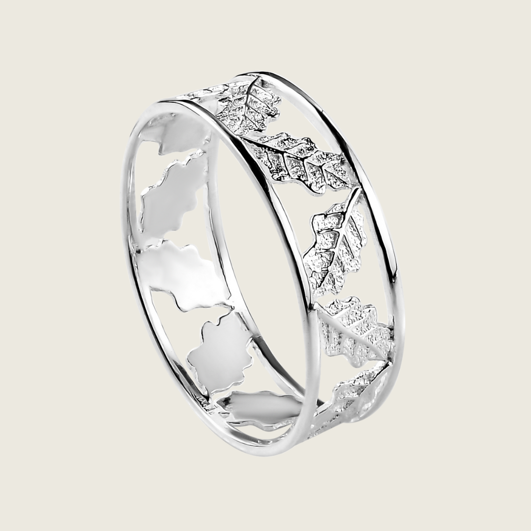 Athah Mystic Leaf Band Ring